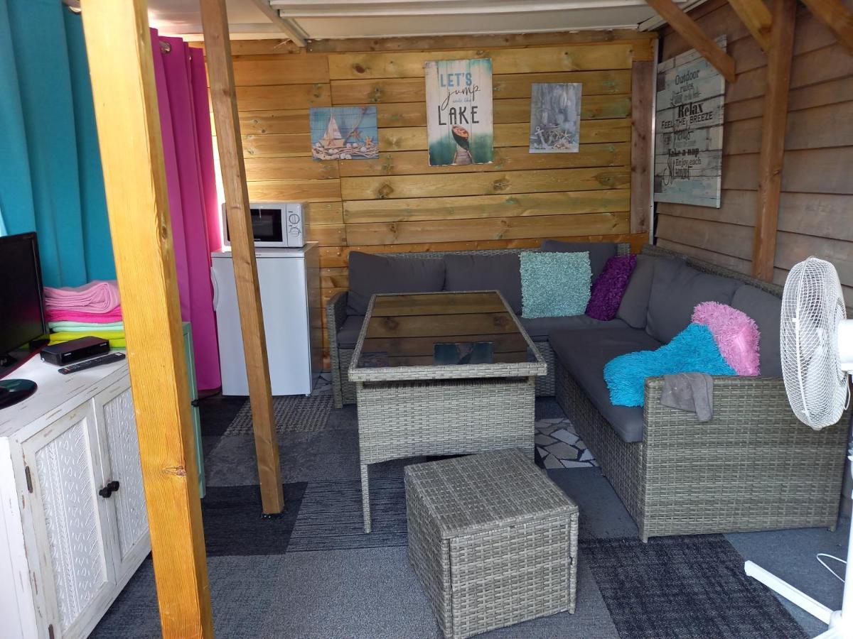 Pipowagen/Chalet De Oude Rijn Bed & Breakfast Harmelen Bagian luar foto