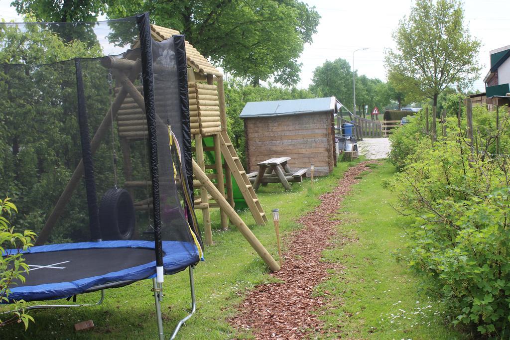 Pipowagen/Chalet De Oude Rijn Bed & Breakfast Harmelen Bagian luar foto
