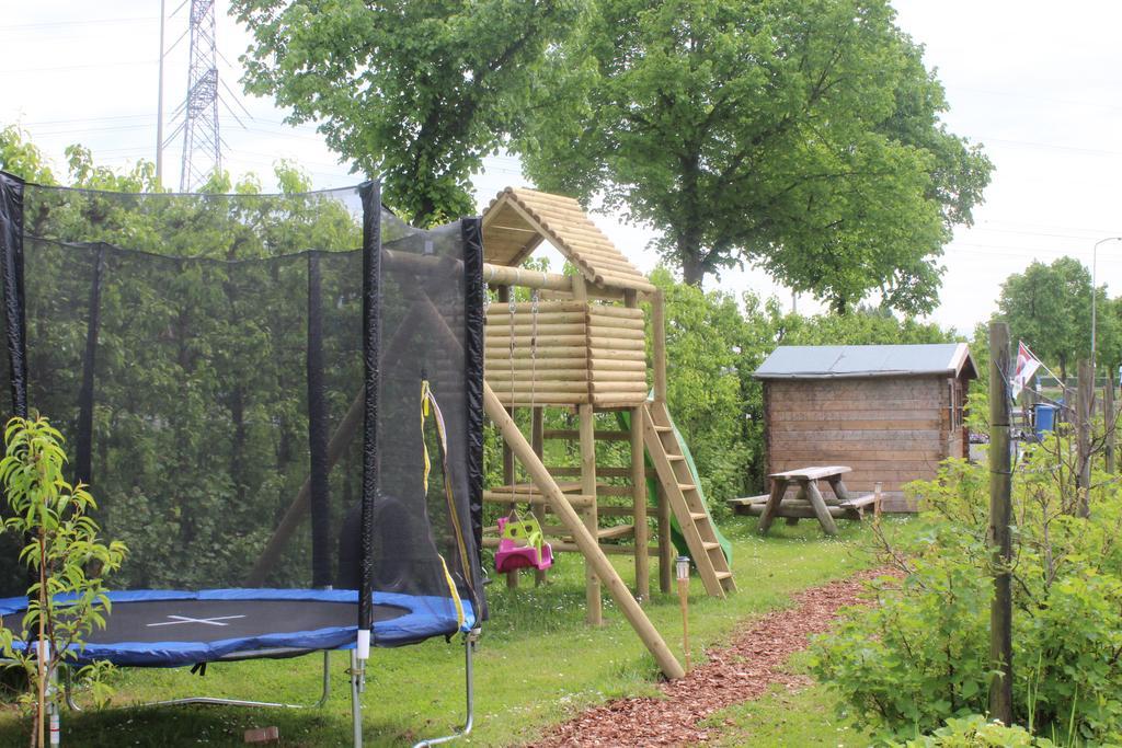 Pipowagen/Chalet De Oude Rijn Bed & Breakfast Harmelen Bagian luar foto