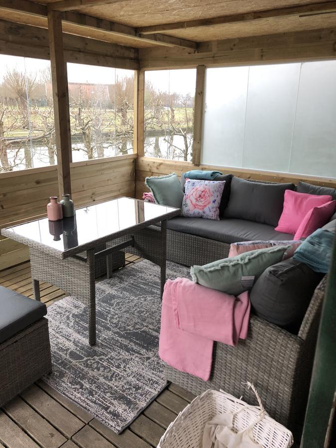 Pipowagen/Chalet De Oude Rijn Bed & Breakfast Harmelen Bagian luar foto