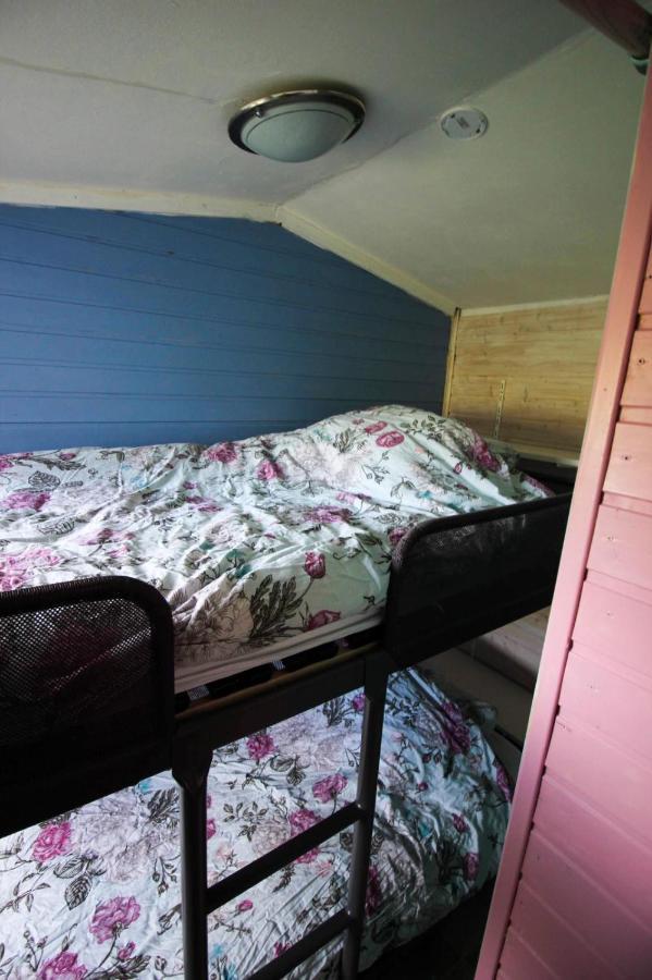 Pipowagen/Chalet De Oude Rijn Bed & Breakfast Harmelen Bagian luar foto